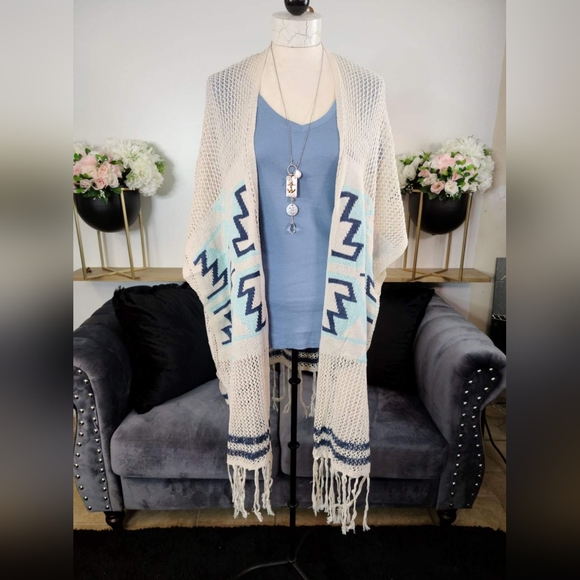 A Reve Boho Aztec Open Knit Fringed Open Cardigan Kimono - Picture 5 of 8